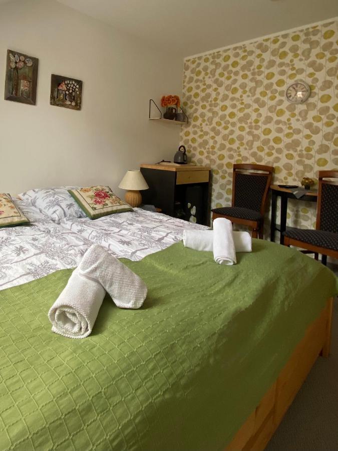 Penzion Vila Petra Bed&Breakfast Veľký Slavkov Exteriér fotografie